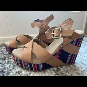 Volatile 4.75” Platform Leather Sandle with vintage striped heel